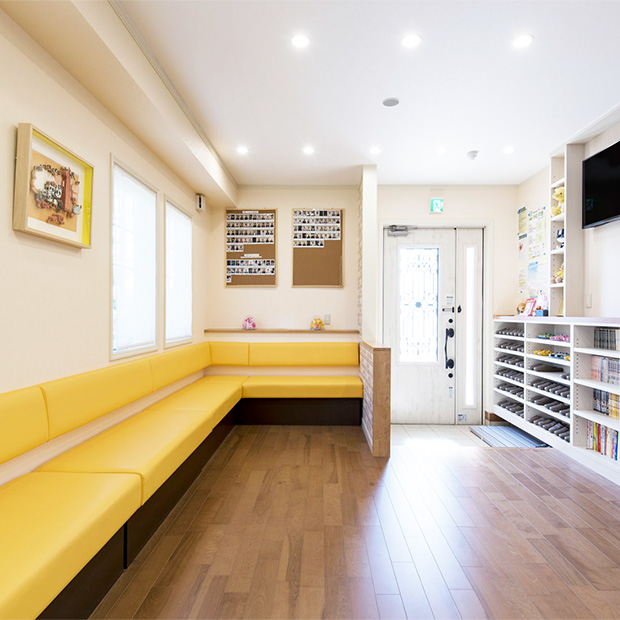 待合室 | 歯科衛生士求人なら浜松市中央区の喜田矯正歯科医院 | 歯科衛生士・歯科技工士・歯科助手・歯科医師 | 浜松市中央区広沢 | 求人（採用）専用サイト